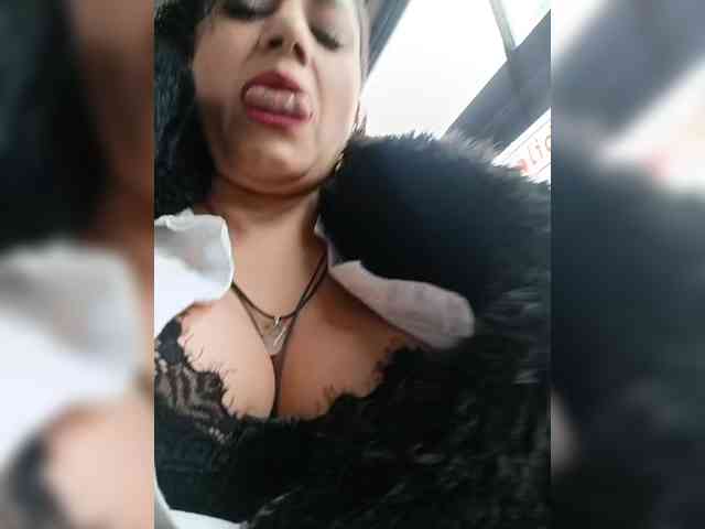 AlexaBrown12 webcam