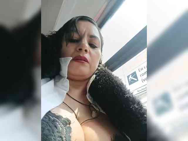 AlexaBrown12 webcam