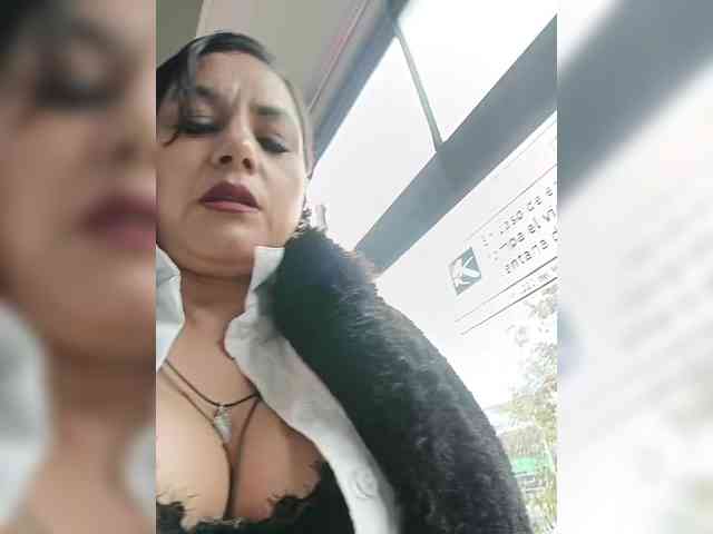 AlexaBrown12 webcam