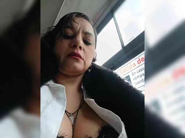 AlexaBrown12 webcam