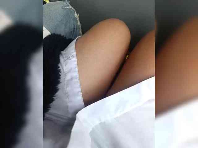 AlexaBrown12 webcam
