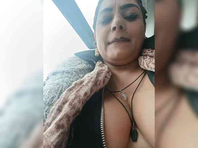 AlexaBrown12 webcam