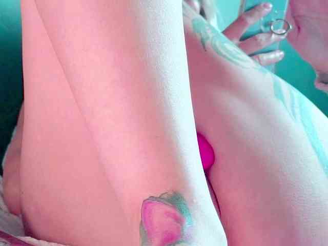 FrankieFoxie webcam