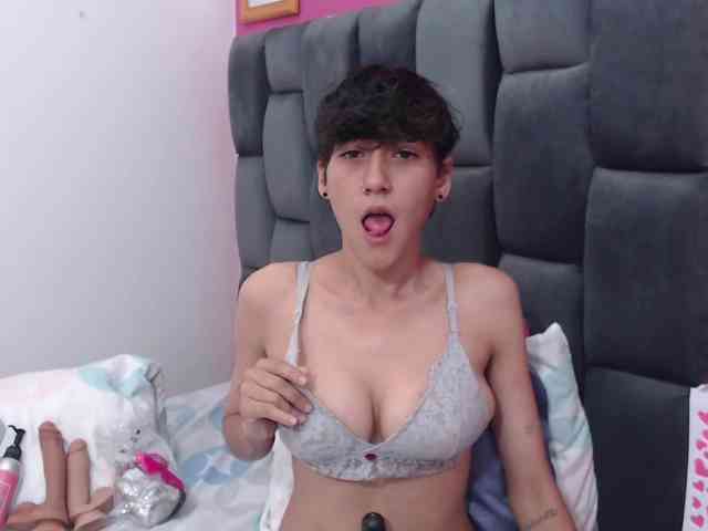 HottAlexxxa webcam