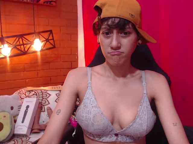 HottAlexxxa webcam