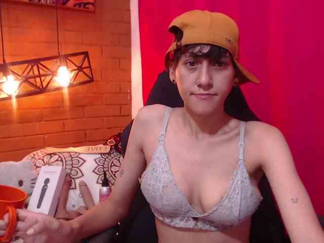 HottAlexxxa webcam