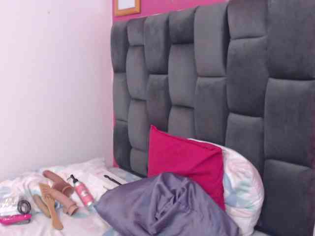 HottAlexxxa webcam