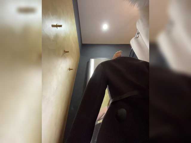 Entra en el chat con el modelo OlivkaVif OlivkaVif