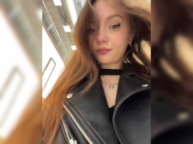 Entra en el chat con el modelo OlivkaVif OlivkaVif