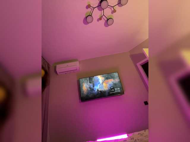 Entra en el chat con el modelo OlivkaVif OlivkaVif