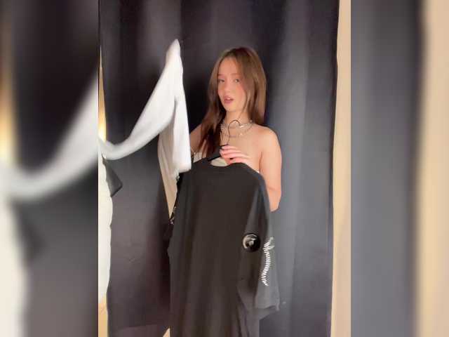 Entra en el chat con el modelo OlivkaVif OlivkaVif