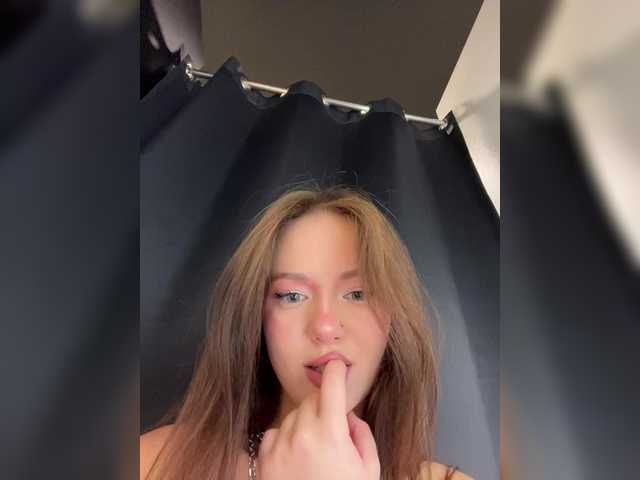 Accedi alla chat con il nickname OlivkaVif OlivkaVif