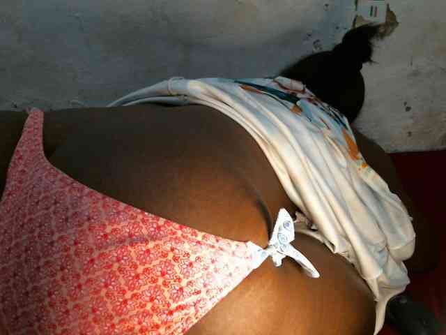 Vivvy-Queen webcam