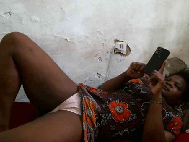 Vivvy-Queen webcam