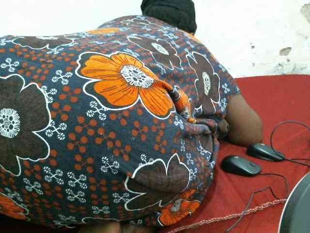 Vivvy-Queen webcam