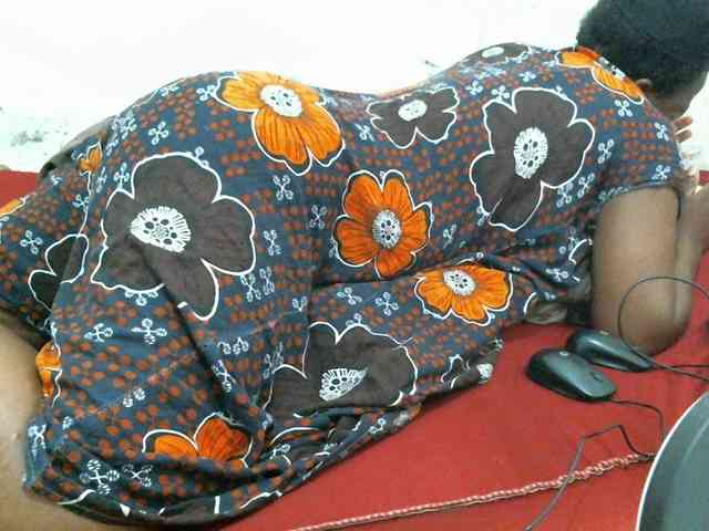 Vivvy-Queen webcam