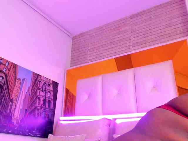ShaniaBrown webcam