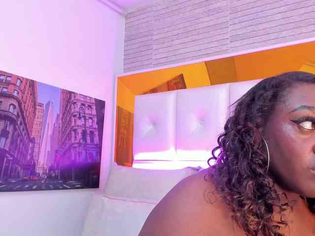 ShaniaBrown webcam