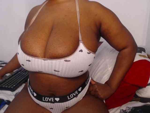 LustyAurora69 webcam