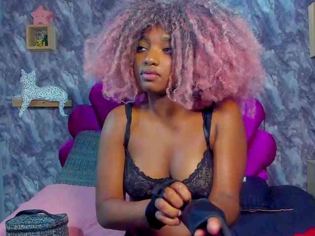 EMMA_PARIS webcam