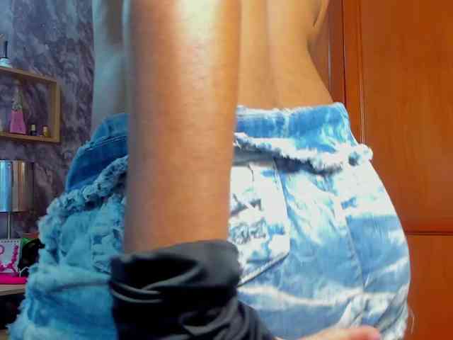 EMMA_PARIS webcam