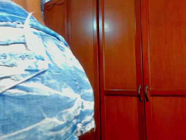 EMMA_PARIS webcam
