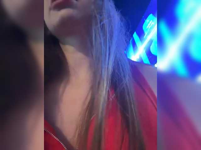 Entra en el chat con el modelo LeiaProseccina LeiaProseccina