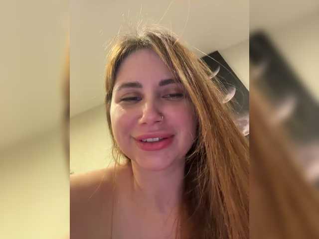 Entra en el chat con el modelo LeiaProseccina LeiaProseccina