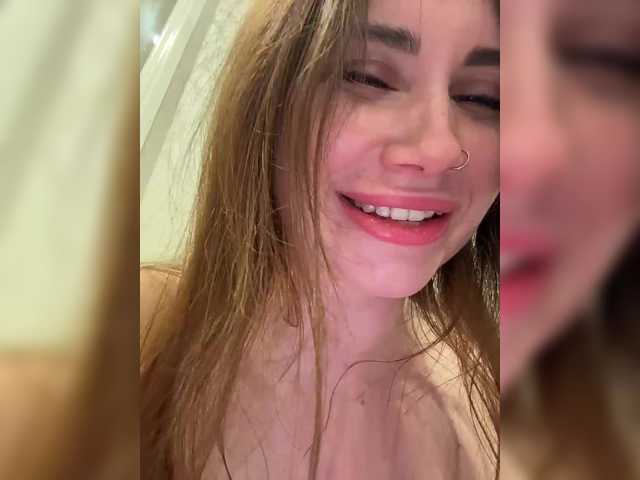 Gratis Live Sexcam mit LeiaProseccina LeiaProseccina