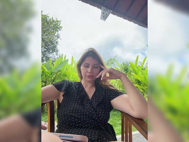 Entra en el chat con el modelo -LeiaProseccina- -LeiaProseccina-