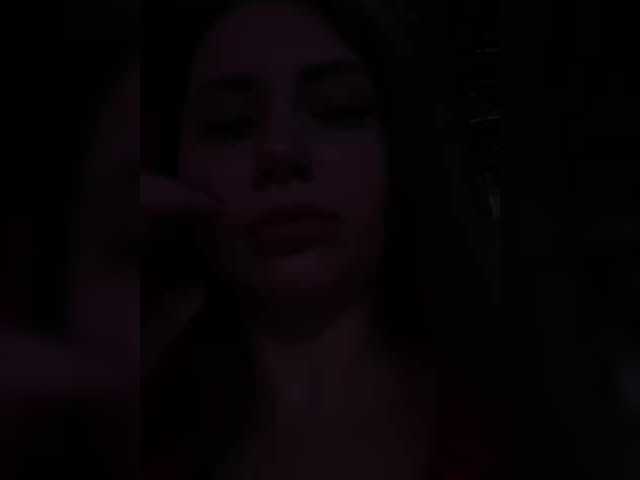 Accedi alla chat con il nickname LeiaProseccina LeiaProseccina