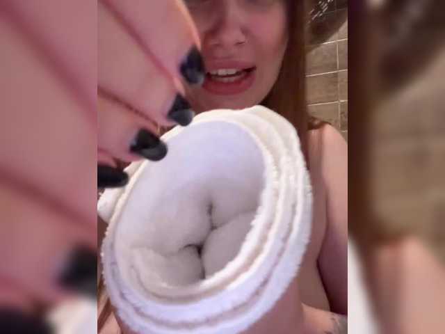 Watch LeiaProseccina Streaming Live