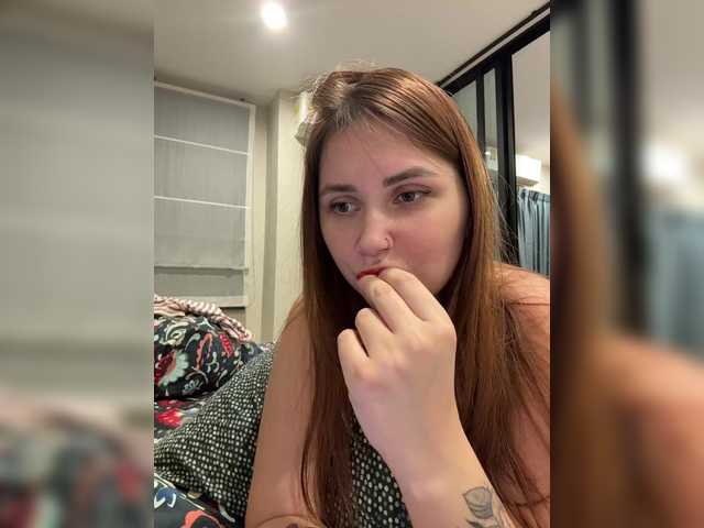 Vai a chattare su LeiaProseccina LeiaProseccina