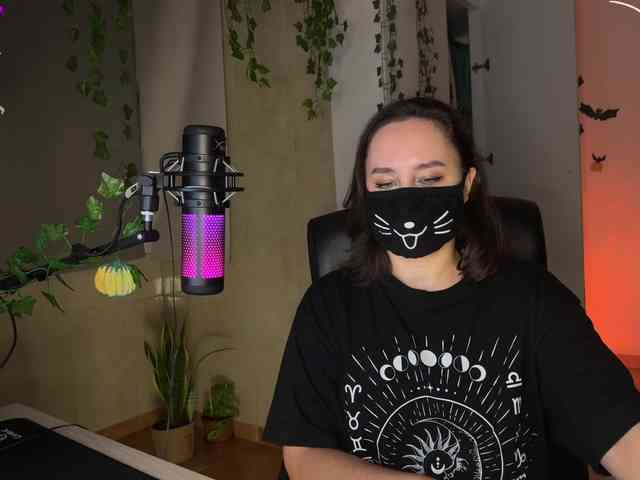 YourSweetPeach webcam