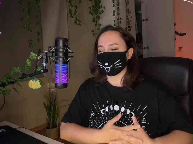 YourSweetPeach webcam