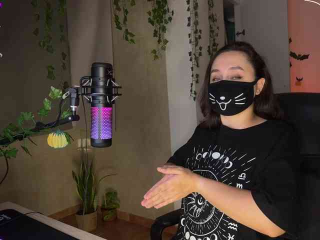 YourSweetPeach webcam