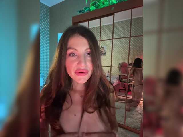 MilashaNyasha webcam