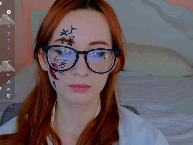 DarkLola webcam
