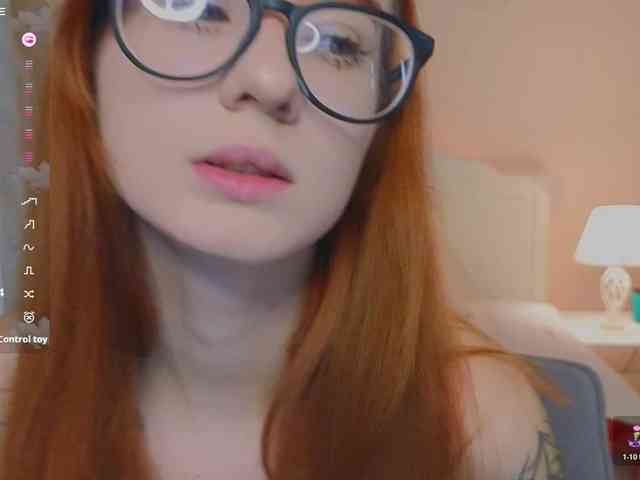 DarkLola webcam