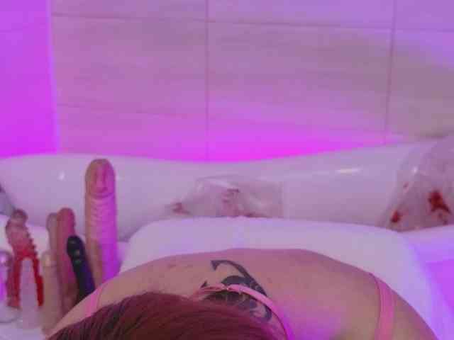 DarkLola webcam