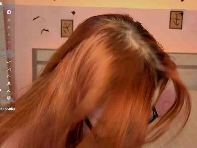 DarkLola webcam