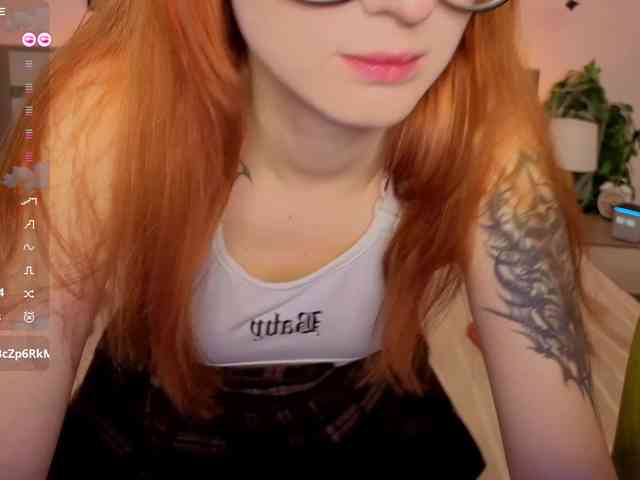 DarkLola webcam