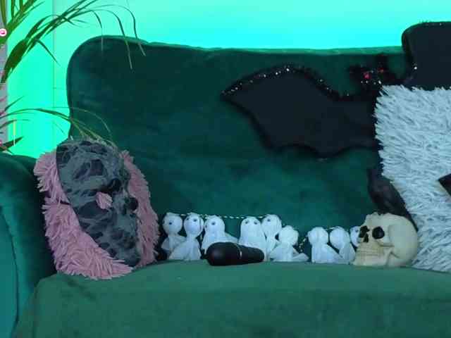 AveryWillow webcam