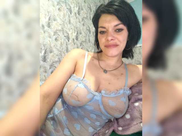 go to chat with Lois-Lorrie