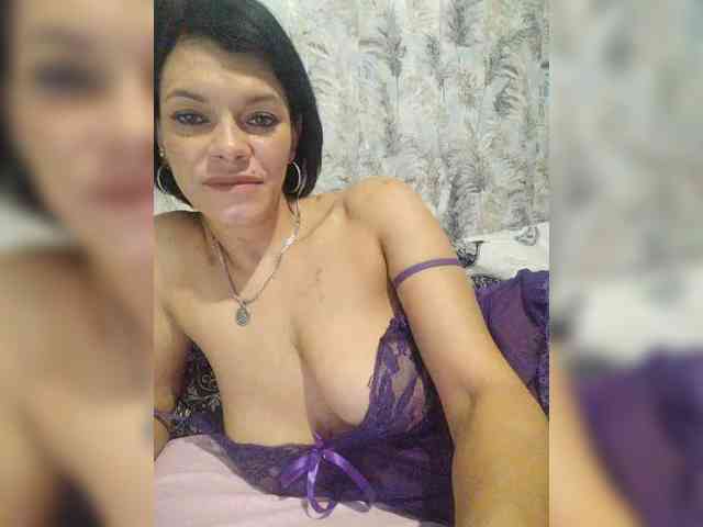 Lois-Lorrie webcam