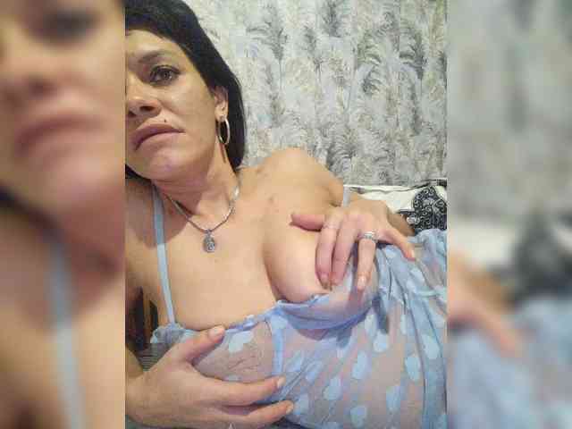 Lois-Lorrie webcam