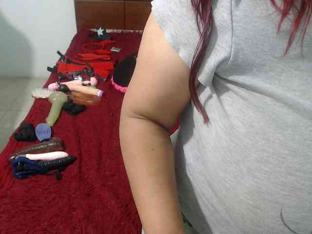 CamilaSexHot webcam