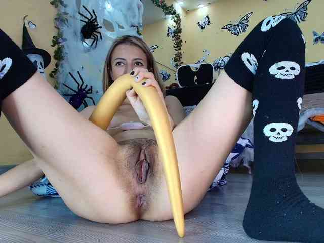 HottCandy21 webcam