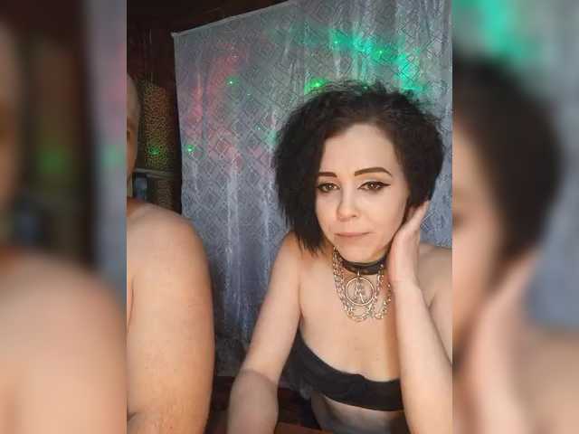 Vai a chattare su _Dia-Vik_ _Dia-Vik_