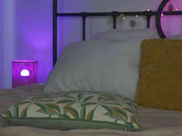 JoanneSpoilMe webcam